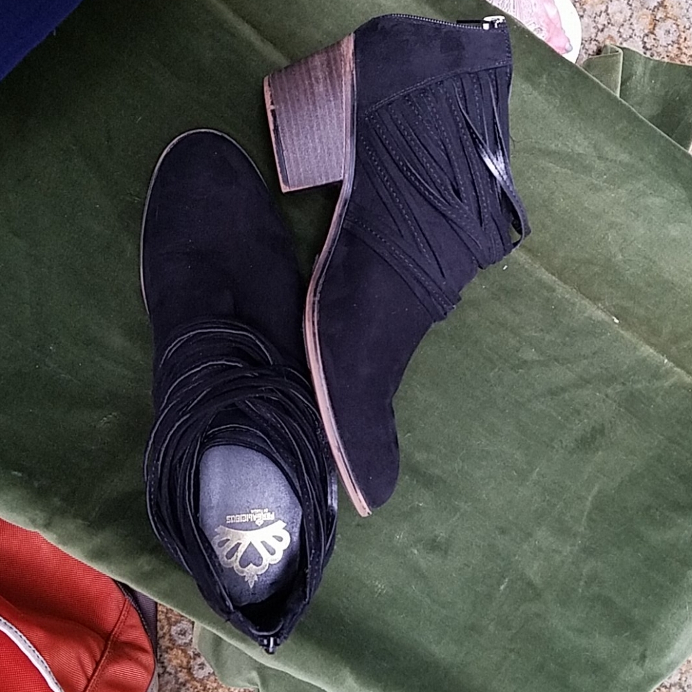 Blk suede shoe/boot